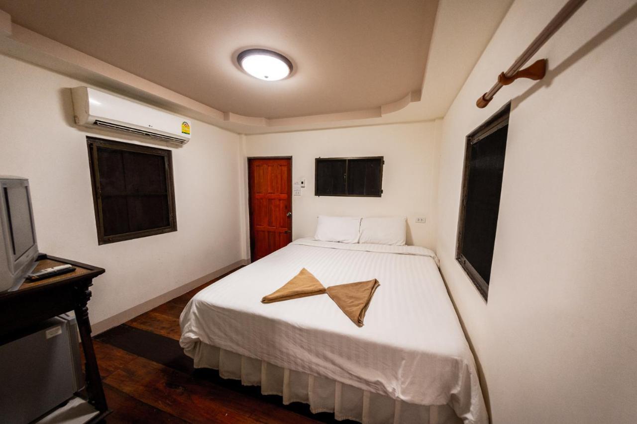 Ruan Kanchanok Pak Chong Exterior foto