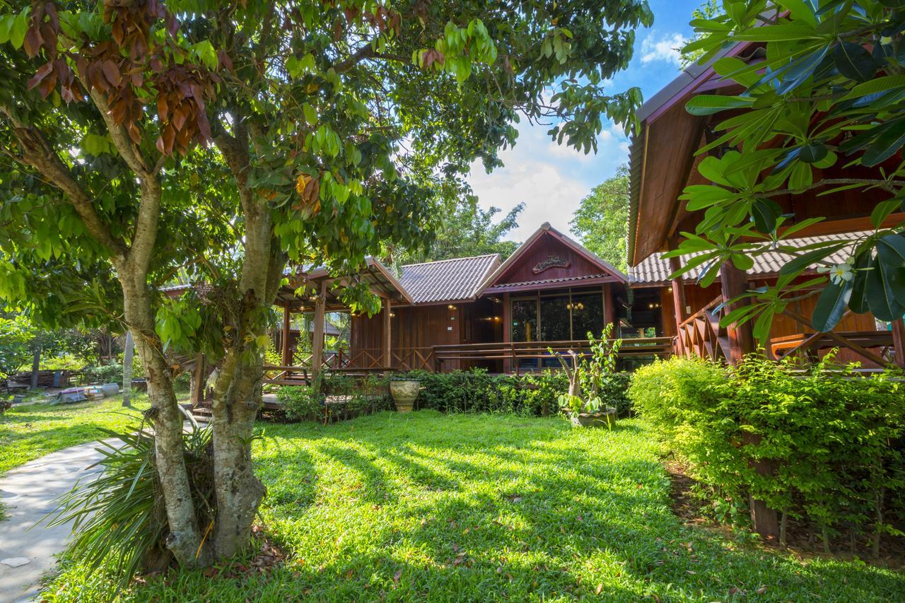 Ruan Kanchanok Pak Chong Exterior foto